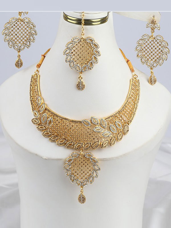 Beautiful Apple Jewelry Set Earring and Matha Patti (ZV-1538)